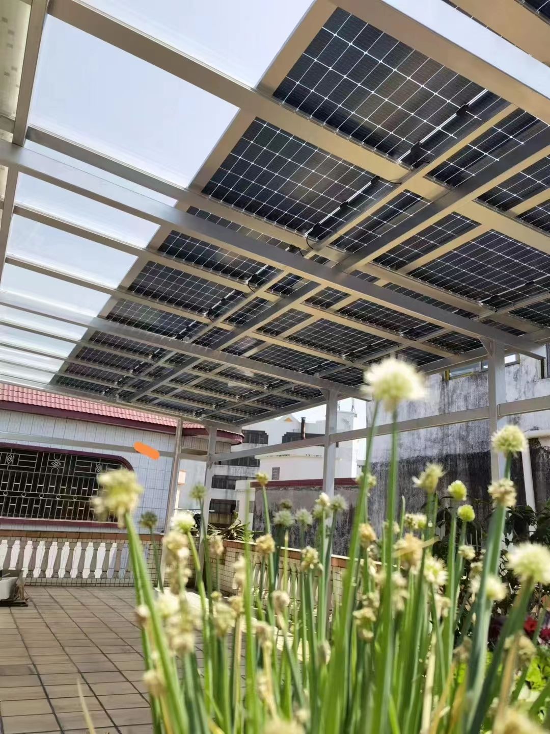 大理别墅家用屋顶太阳能发电系统安装